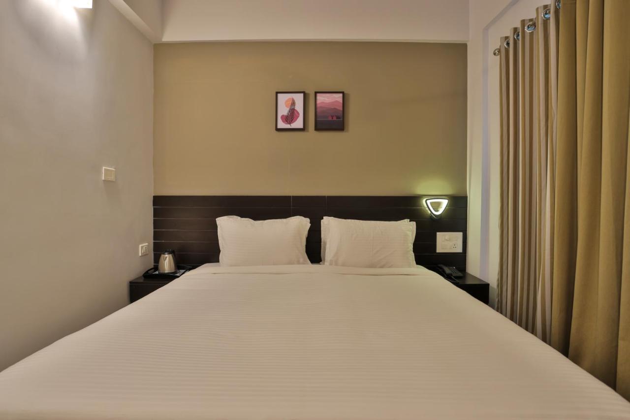 トリバンドラム Ivy Residency Bed & Breakfast エクステリア 写真